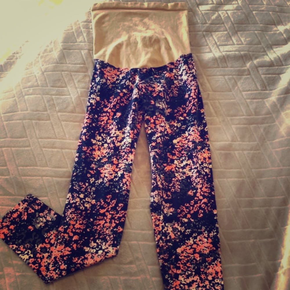 Patterned full-panel maternity leggings